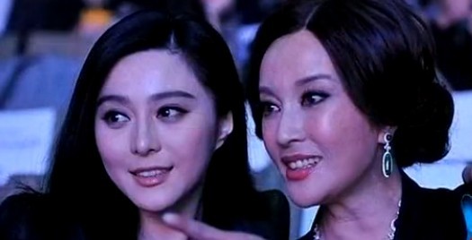 劉曉慶與外甥合照逆生長