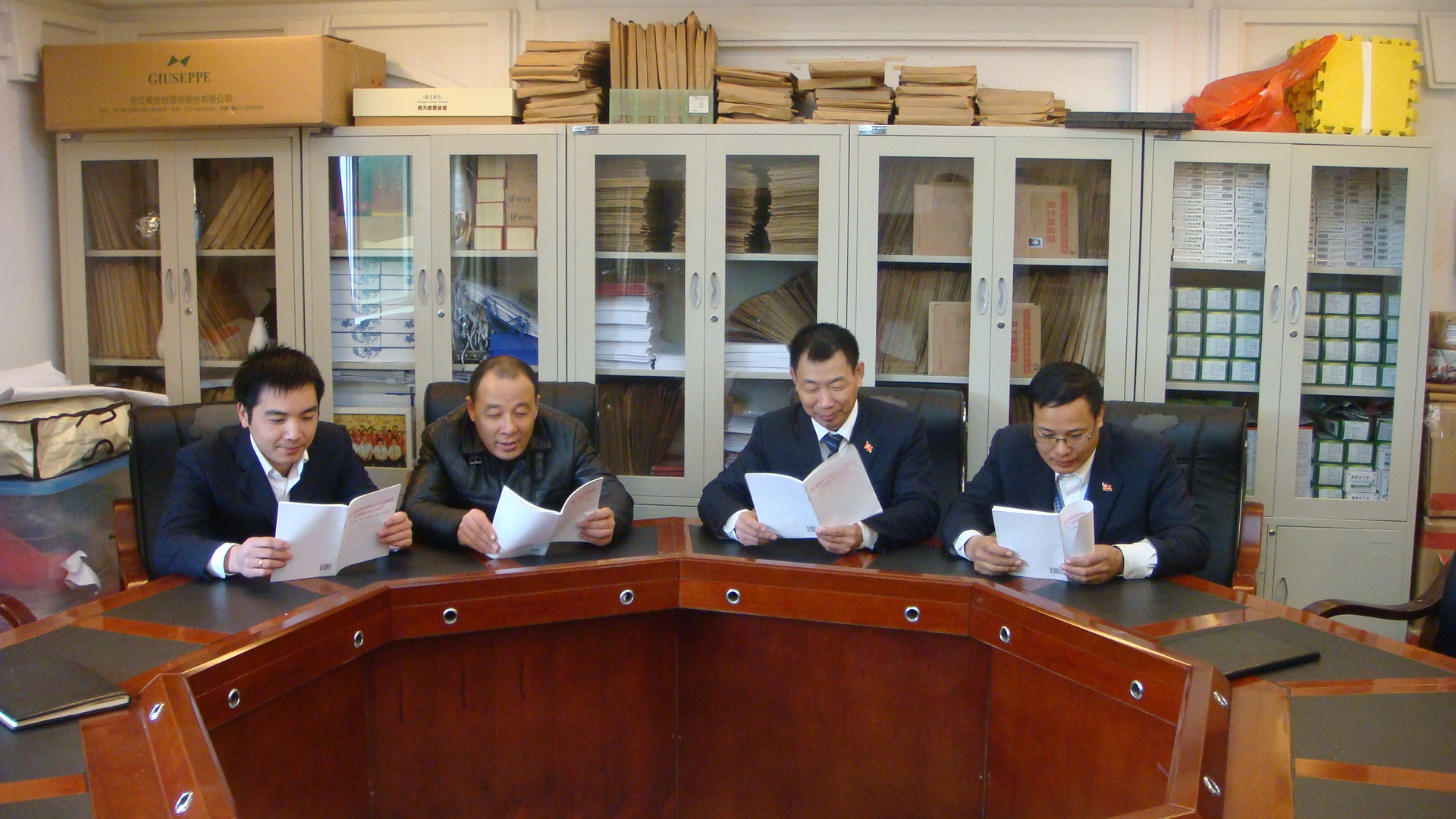 盛宇掀起學習“十八大”報告原文熱潮