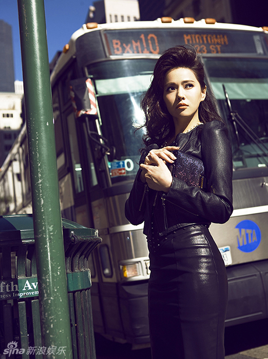 伊能靜硬派寫(xiě)真新年傳遞正能量