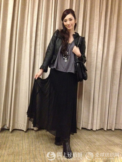 吳佩慈完美黑衣穿搭獲評“驚艷”