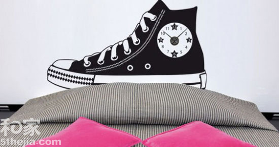 奇思妙想爬上墻個性墻貼拼創意鐘