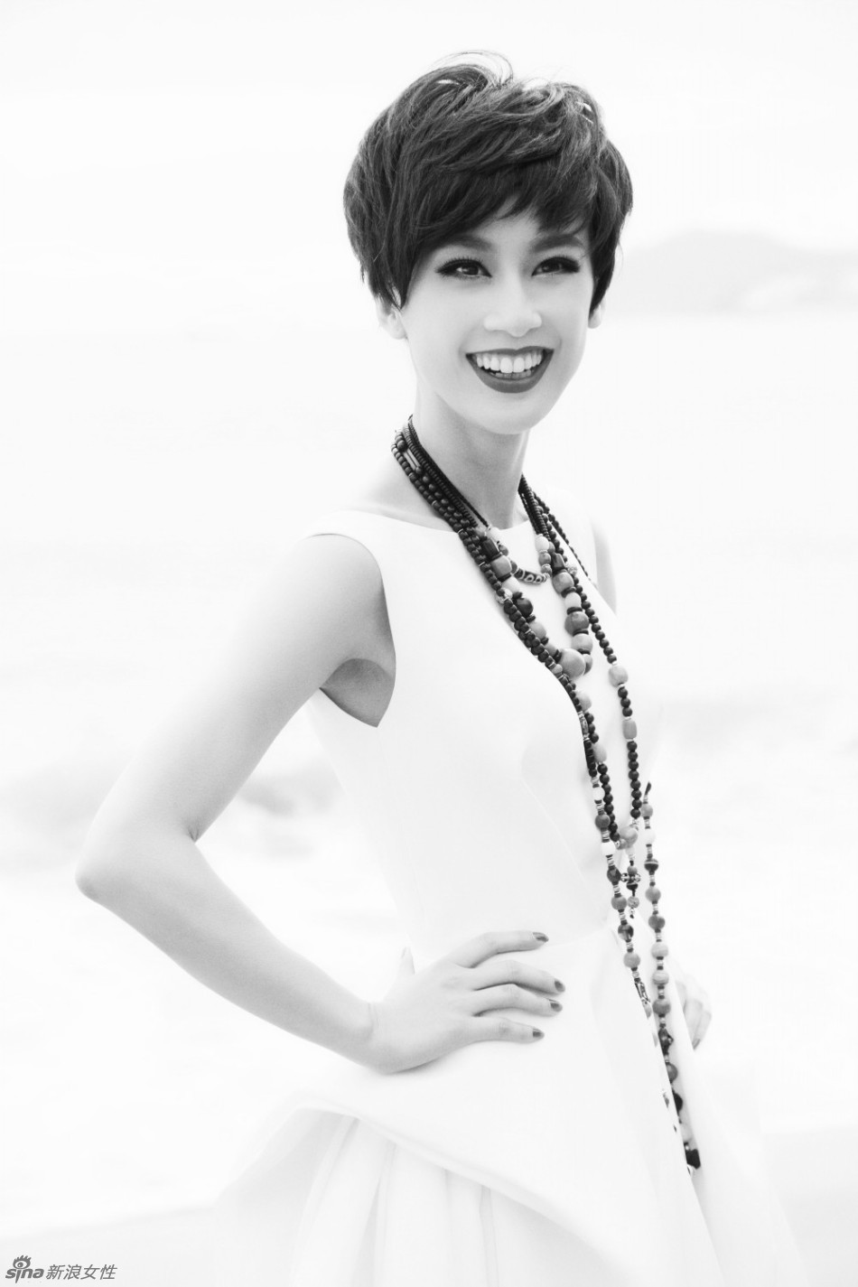 黃圣依戛納拍海灘時尚大片