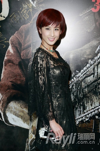 黃圣依戀上短發"金龜子"發型惹爭議