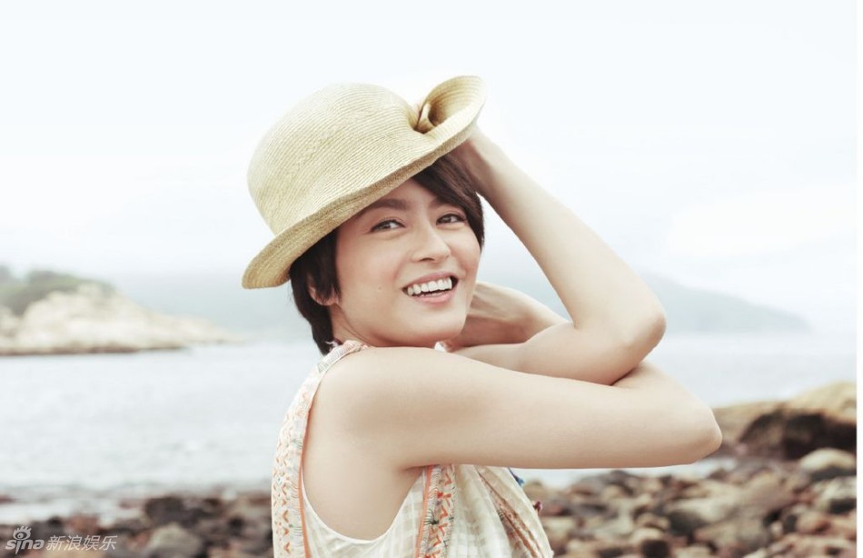 梁詠琪清新雜志封面 曾因愛遍體鱗傷