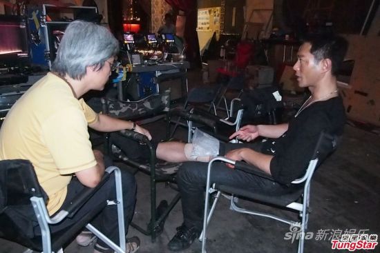 劉青云張家輝古天樂 為新片負(fù)傷上陣