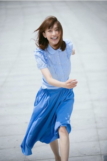 張儷夏日寫(xiě)真