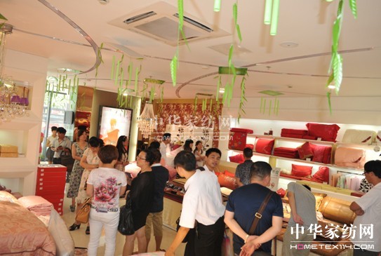 藍鴿家紡新加盟商李娟的創業心得