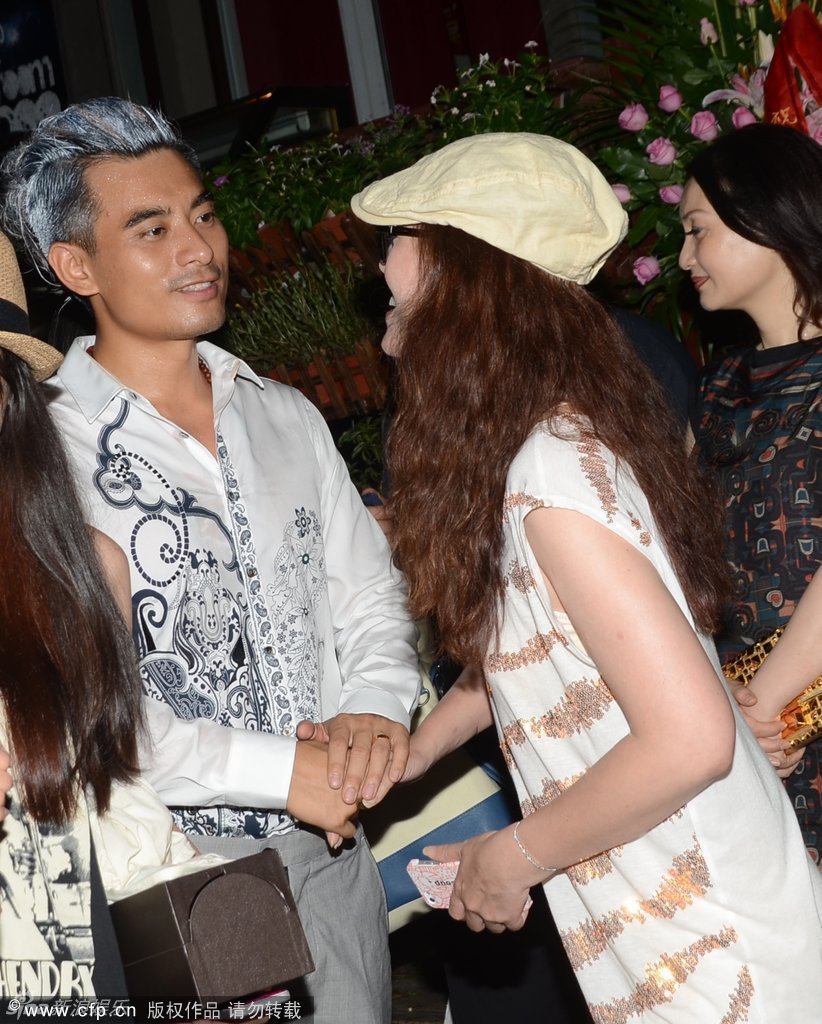 �ܺ��İ�������������� ��Ů׃���