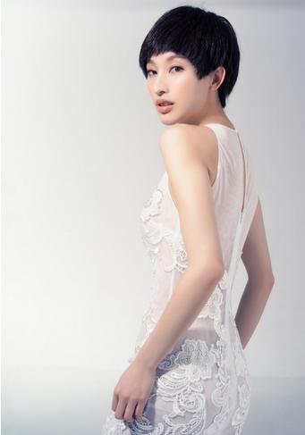 張儷拍最新寫真