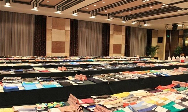 引領(lǐng)中國流行面料推動面料開發(fā)