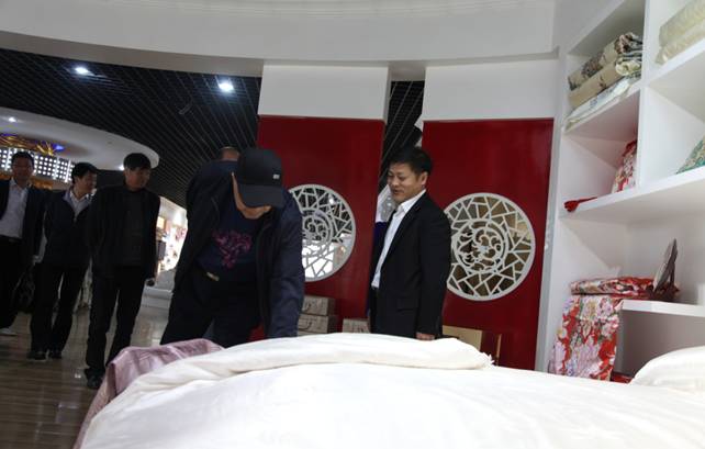 玖久絲綢:省三會會長蒞企調研 贊譽企業發展