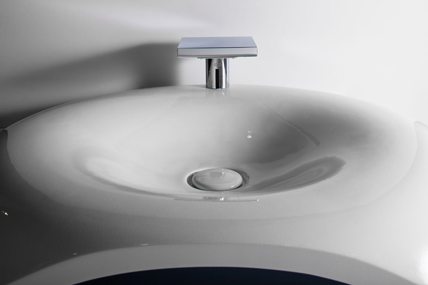 根據(jù)水面波紋設(shè)計的洗臉盆