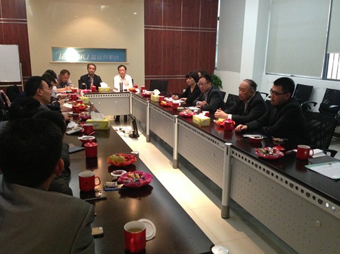 楊兆華赴海門.通州兩大產(chǎn)業(yè)集群企業(yè)調(diào)研