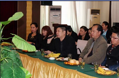 ���ˍu�Ҽ�2015������Ʒ�b�p���߽��N����Մ���A�M�Y����