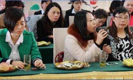 ���ˍu�Ҽ�2015������Ʒ�b�p���߽��N����Մ���A�M�Y����