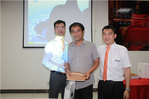 ʥ���R�Ҽ���Ʒ•ӭδ����2015��Ʒ�l(f��)��������