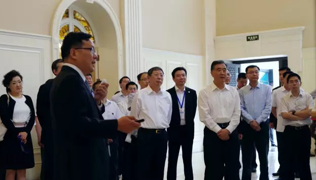 汪洋副總理考察上海紡織產業(yè)升級工作