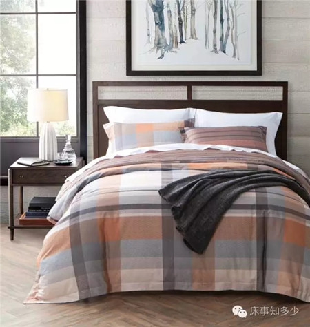 ����Ҽ���һ��ɫ����(l��i)�����ζ���ħ�ԣ�