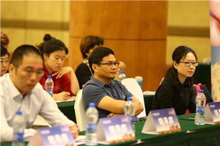 ��Ԓ���졪����ESTEEM��ͥ�Ҽ�2017�괺����Ʒ�l(f��)�������A�M��Ļ