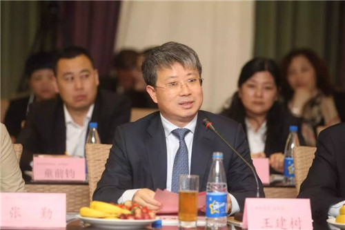 ͸�^�����䡢�������ֵܣ������ݼҼ��Ј�����