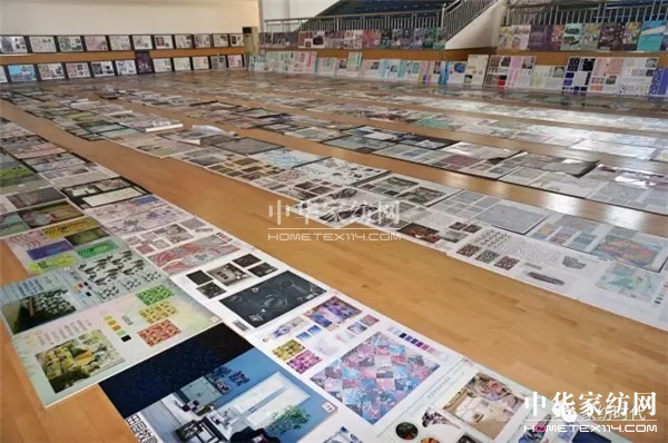 �ư���һ��(ch��ng)ɫˇ�p�^�Į�(hu��)�������ں�������չ�_(k��i)����