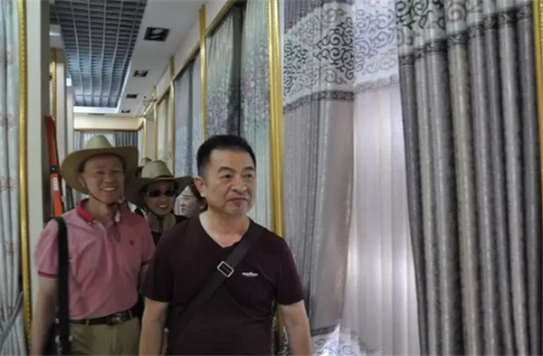 余杭家紡沿著“一帶一路”走進(jìn)新疆之霍爾果斯站