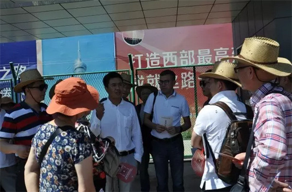 余杭家紡沿著“一帶一路”走進(jìn)新疆之霍爾果斯站