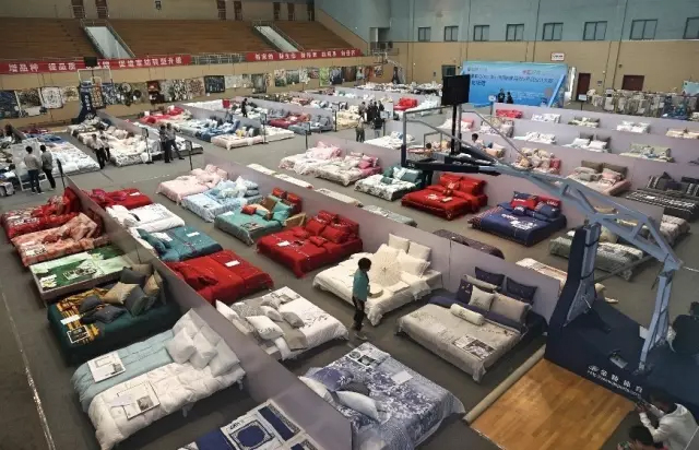 �Ҹ�������ζϯ����ͨ������������300���Ҽ��aƷ��Ů�����