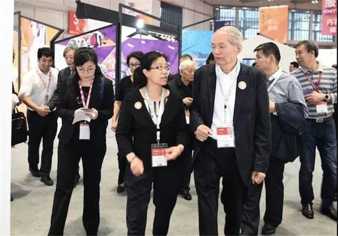 ���@��������L�����м����＾չ���_Ļ