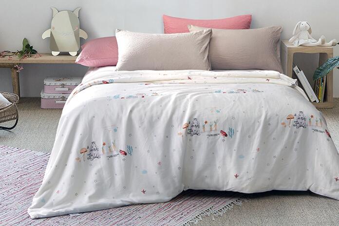 夕禾絲綢學(xué)堂之蠶絲被的制作