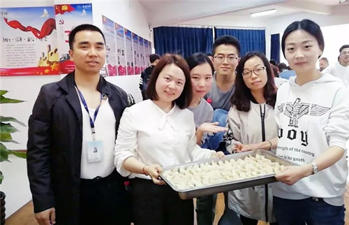 �Pʢ����F(tu��n)�����(d��ng)�O��(zh��n)�澳���ƵZͬ�У�