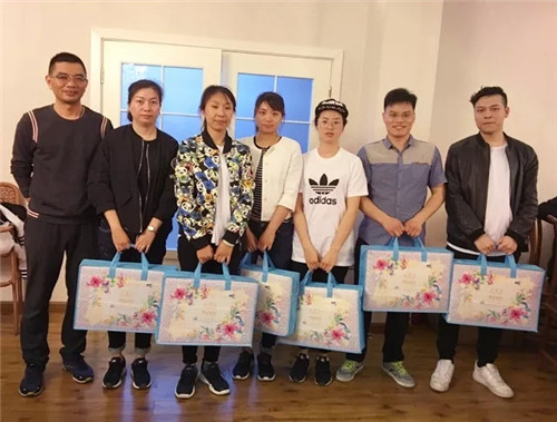 �Pʢ����F(tu��n)�����(d��ng)�O��(zh��n)�澳���ƵZͬ�У�