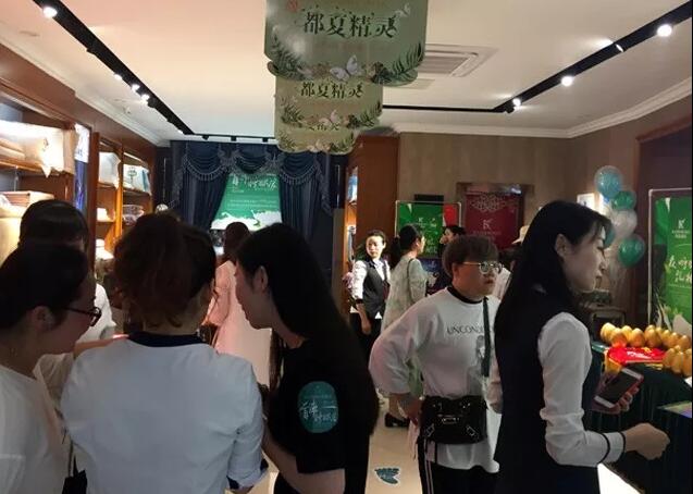 ���Լ�����ϯ˯�߹�|(zh��)�Pʢ�Ҽ������(hu��)���f����˯�������x��