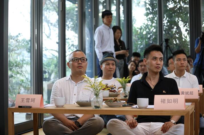 ����Ȼ���ؾ�����������һ�����ӵİl����