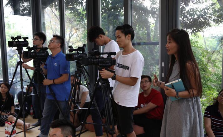 ����Ȼ���ؾ�����������һ�����ӵİl����