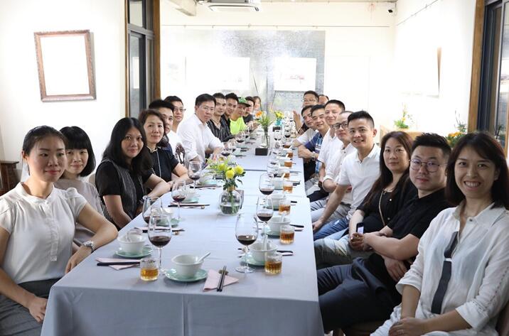 ����Ȼ���ؾ�����������һ�����ӵİl����