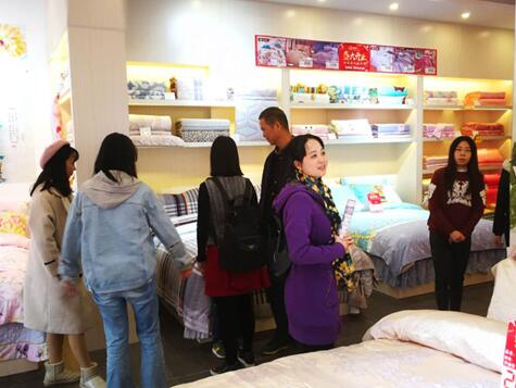 ˯�����Ҽ�¡���M(j��n)�vꖽ��У���(ch��ng)��𱬣�